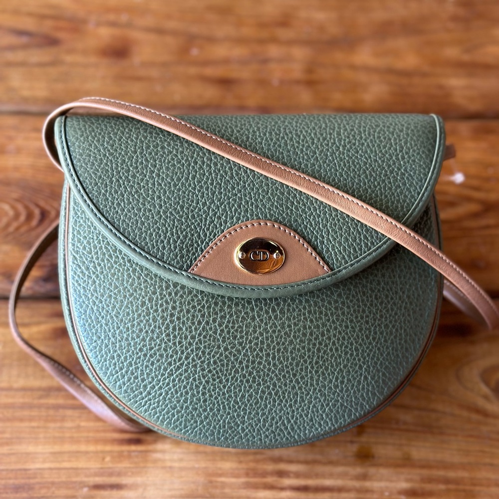 DIOR
Bobby leather crossbody bag